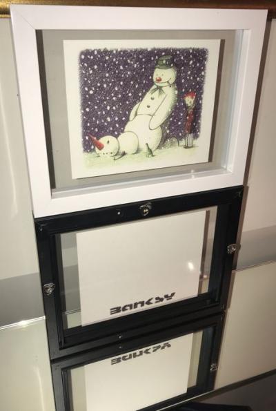 BANKSY (d’après) - Rude snowman, 2006 - Carte de vœux 2