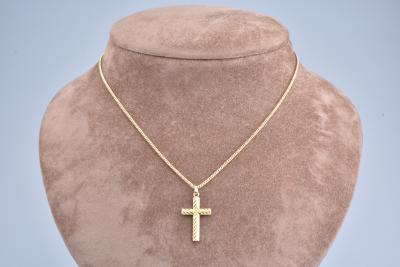 Pendentif croix en or jaune 2