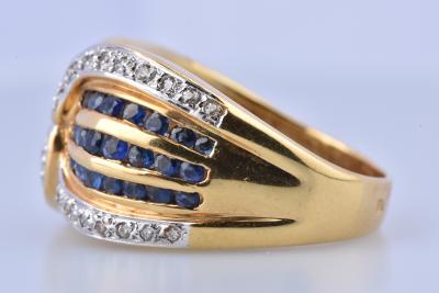 Bague en or jaune 18 carats ornée de 42 Saphirs et de diamants 2