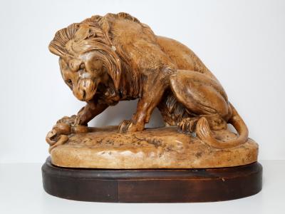 D’après Antoine Louis Barye (1795-1875) - Lion au serpent - Sculpture en plâtre - Ca. 1900 2