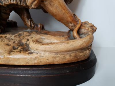 D’après Antoine Louis Barye (1795-1875) - Lion au serpent - Sculpture en plâtre - Ca. 1900 2