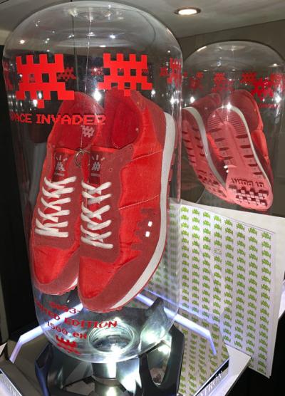 Invader - Red 01 Point Sneakers Package 2003 - Baskets 2