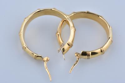 Boucles d’oreilles créole or jaune 18 carat. Style maille bambou 2