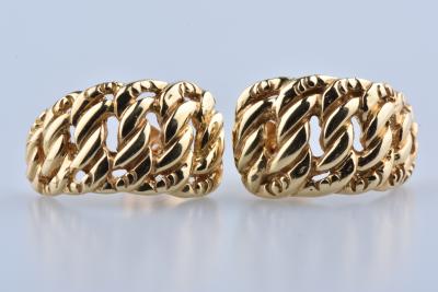 Boucles d'oreilles or jaune 18 carat. Maille américaine. Fermoir poussette. 2