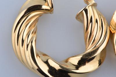 18k yellow gold twisted hoop earrings 2