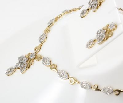 Collier en or jaune et diamants avec boucles d’oreilles assorties 2