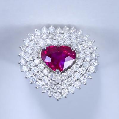 Bague diamants et rubis en forme de coeur 2