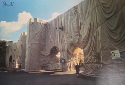CHRISTO - The Wall-Wrapped Roman wall, Rome, 1974 - Poster photographique signé 2