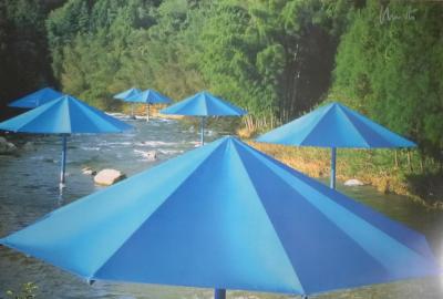 CHRISTO - The Umbrellas, Japan-USA, 1984-91, Ibaraki, Japan Site, 1991- Poster photographique signé 2