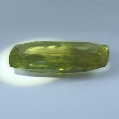 Diaspore changeant de couleurs de 34.26 ct. 2