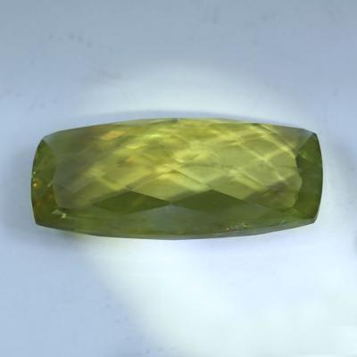 Diaspore changeant de couleurs de 34.26 ct. 2