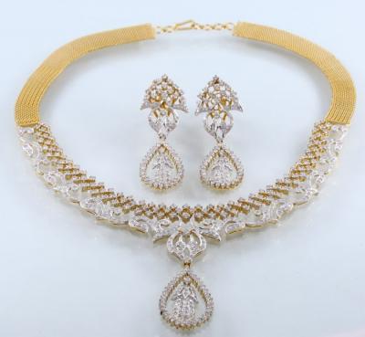 Collier Or Jaune et Diamants avec grandes Boucles d’Oreilles 2