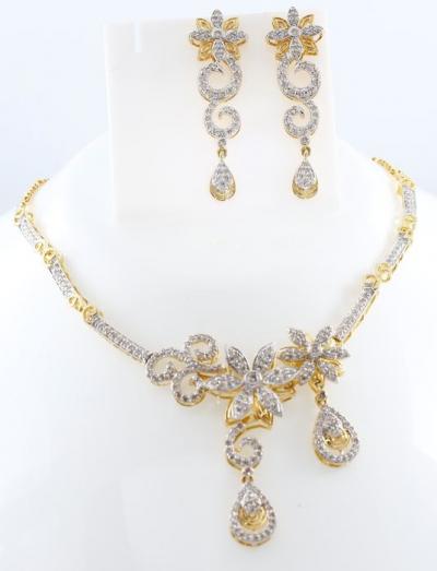 Yellow Gold Diamond Necklace with matching Chandelier Earrings 2