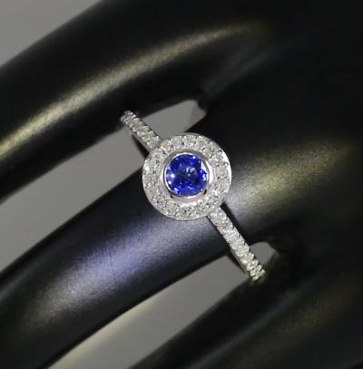 Bague Or Blanc Diamants et Saphir Bleu 2