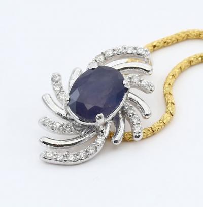 Collier avec pendant en or blanc, diamants et saphir du Cachemire non-traité 2