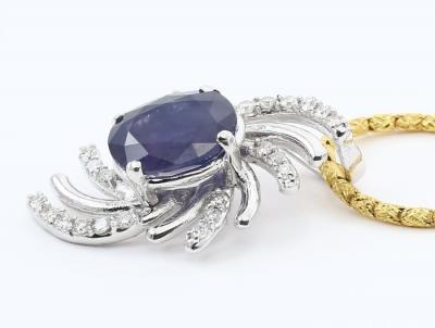Collier avec pendant en or blanc, diamants et saphir du Cachemire non-traité 2