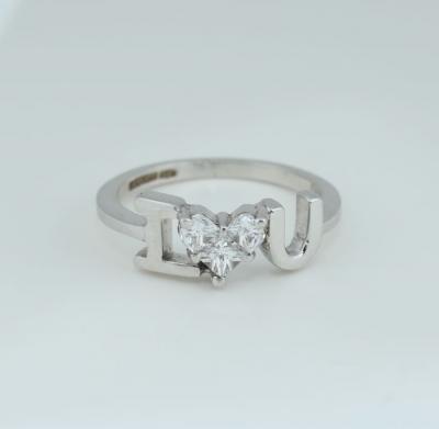 Bague en or blanc et diamants 2