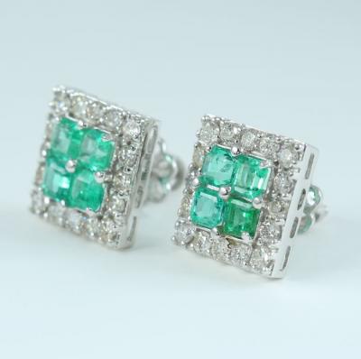 Boucles d’oreilles en or blanc avec diamants et émeraudes de Colombie 2