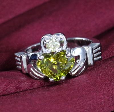 Bague en or jaune, alexandrite et diamants 2