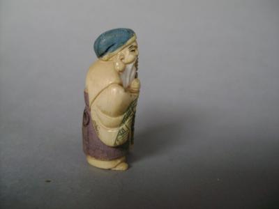 Japon - Netsuke en ivoire représentant un vieillard, début du XXème siècle 2