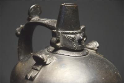 Pérou, Culture Lambayeque, Vase effigie en terre cuite vernissée, 900 - 1200 ap J.-C. 2