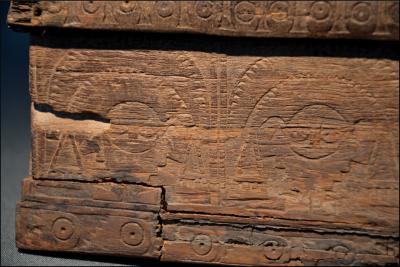 Culture Chimú, Pérou, Boîte à ouvrage en bois à décors de dignitaires, 1100 - 1470 ap J.-C. 2