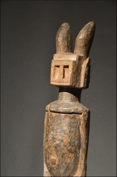 Mali, Culture Dogon, Important fétiche anthropomorphe au masque de lièvre 2