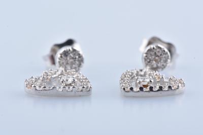 Boucles d’oreilles cœur pendante en or blanc  sertie d’oxyde de zirconium 2