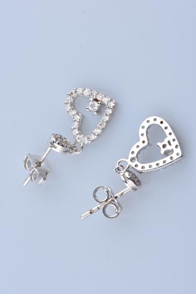 Boucles d’oreilles cœur pendante en or blanc  sertie d’oxyde de zirconium 2