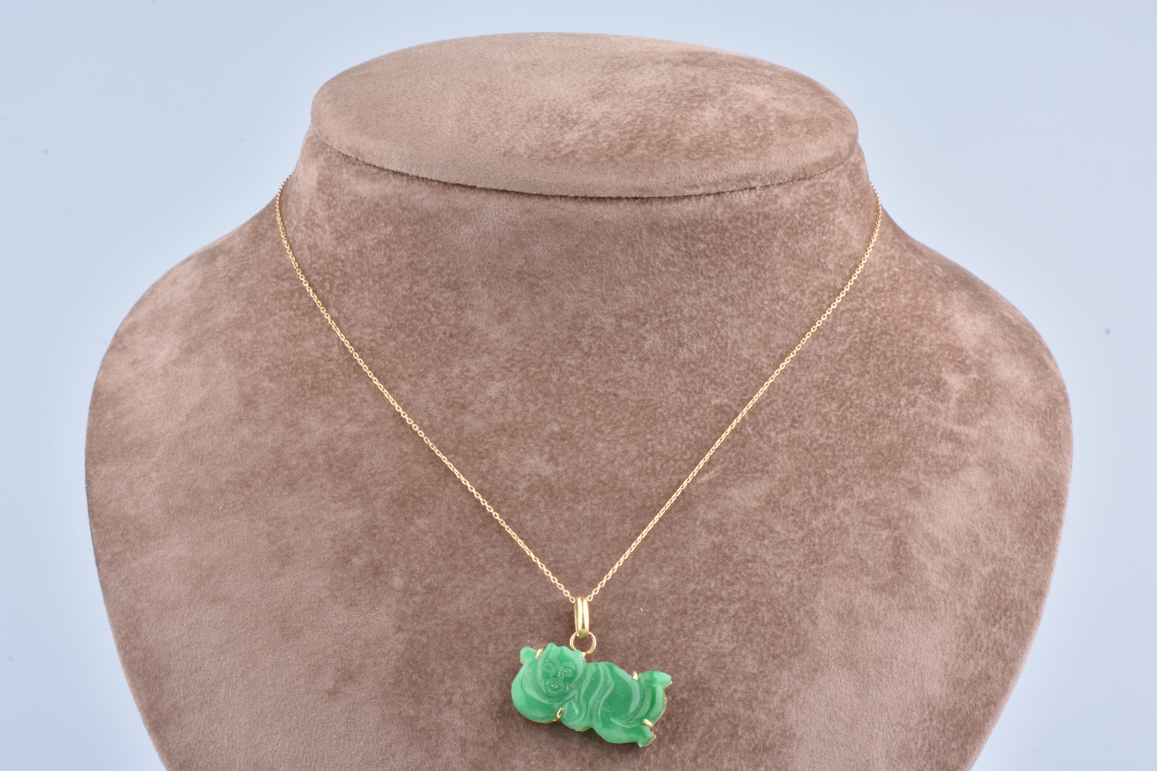 Pendentif Jade Bouddha or jaune Bijoux et montres Plazzart