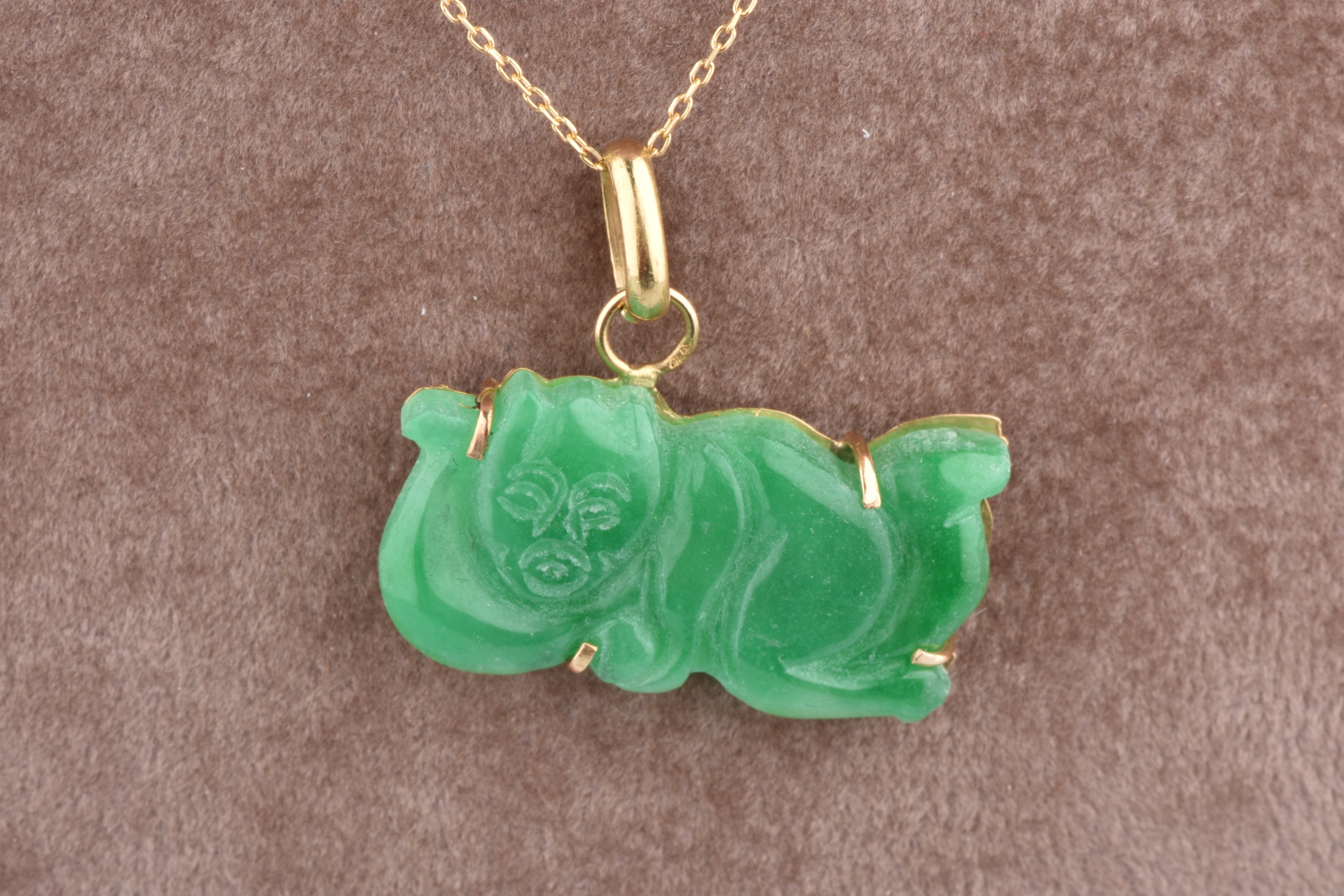 Pendentif Jade Bouddha or jaune Bijoux et montres Plazzart