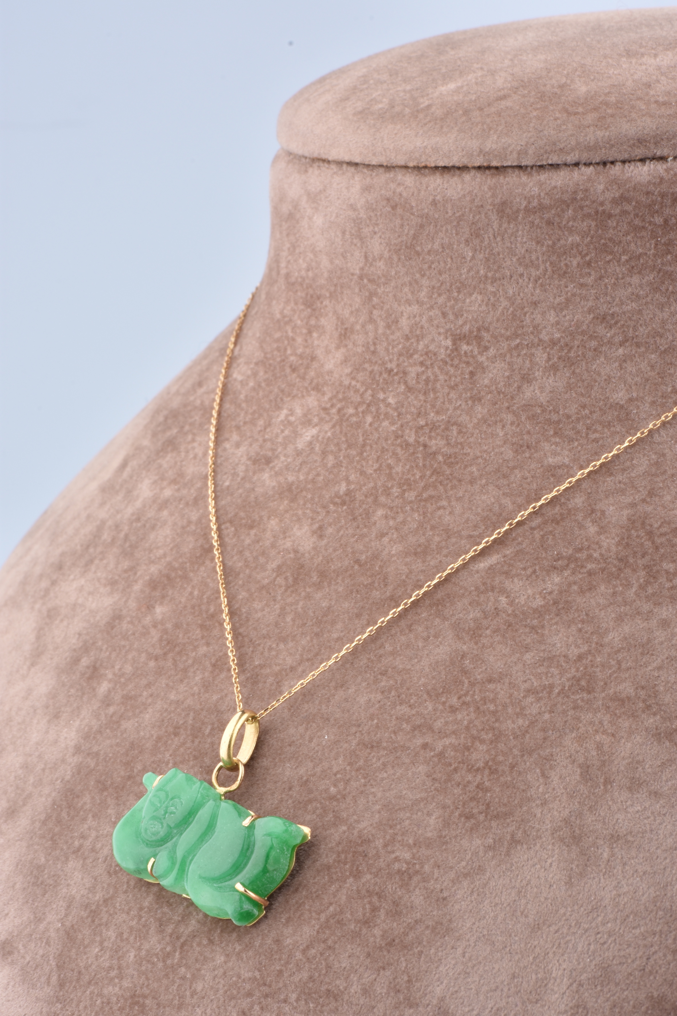 Pendentif Jade Bouddha or jaune Bijoux et montres Plazzart