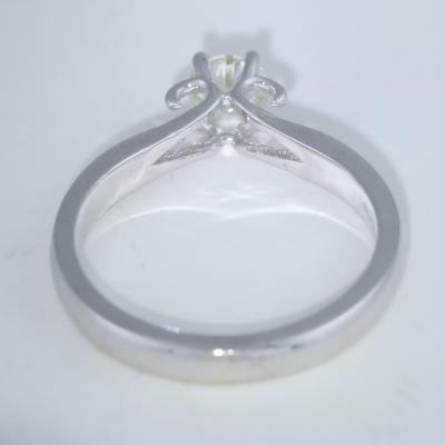 Bague diamant solitaire en or blanc 2