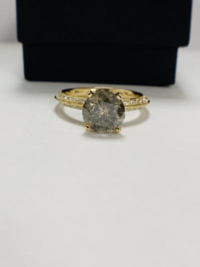 Bague en or jaune 14 carats avec diamant cognac rond taille brillant serti en son centre, diamant cognac (2,03 ct) 2