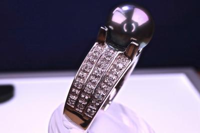 Bague or blanc, perle de tahiti et diamants 2