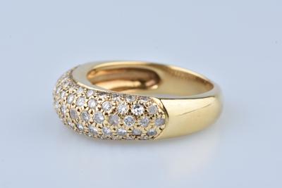 Bague en or jaune 18 carats, pavée de 69 diamants ronds brillants naturels de 0,70 ct au total. 2