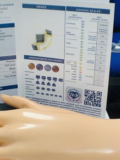 Bague trilogy en or jaune et diamants noirs 5.03ct 2