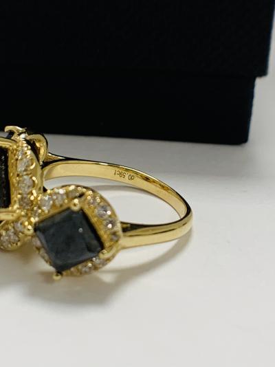 Bague trilogy en or jaune et diamants noirs 5.03ct 2