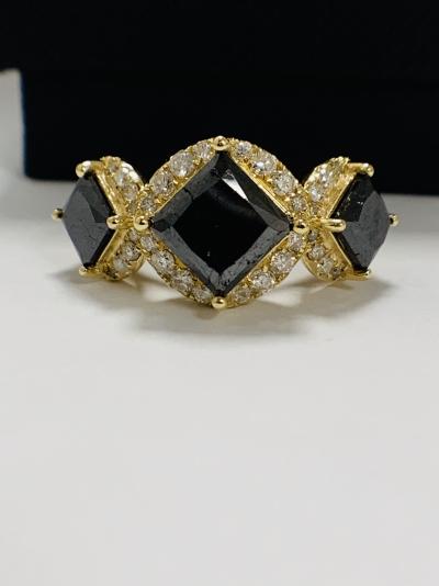 Bague trilogy en or jaune et diamants noirs 5.03ct 2