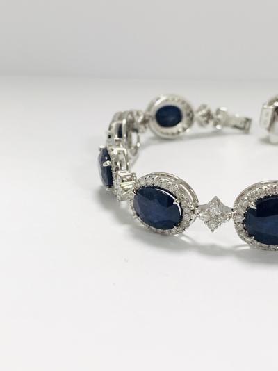 Bracelet en or blanc saphir et diamant de 24.08 carats 2
