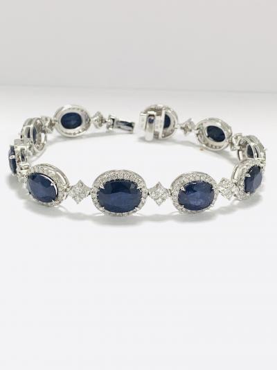 Bracelet en or blanc saphir et diamant de 24.08 carats 2