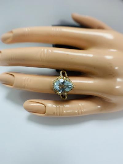 Yellow Gold Aquamarine and Diamond ring 4.75ct 2