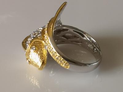 Bague poisson en argent saphirs multicolores et de diamants 2