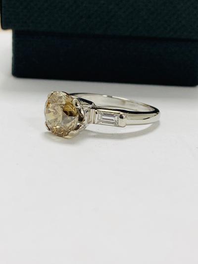 14ct white gold diamond ring with 2.05ct champagne diamond 2