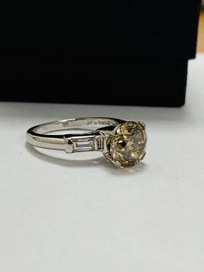 14ct white gold diamond ring with 2.05ct champagne diamond 2