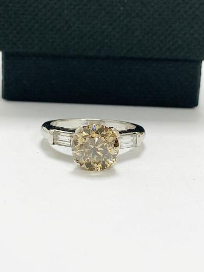 14ct white gold diamond ring with 2.05ct champagne diamond 2