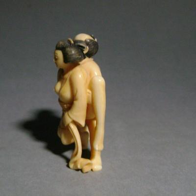 Japon - Netsuke érotique, première moitié du XXème siècle 2