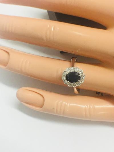 Bague Or blanc, Saphir entourage Diamants 2