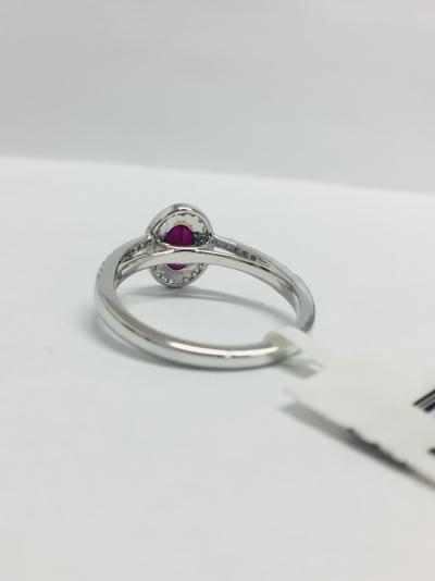 Bague Or Blanc 9ct. Rubis 0.53 ct. et Diamants 2