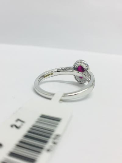 Bague Or Blanc 9ct. Rubis 0.53 ct. et Diamants 2